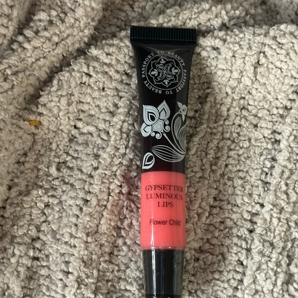 Passport to Beauty Gypsetter Luminous Lips “Flower Child” 10ml NIP